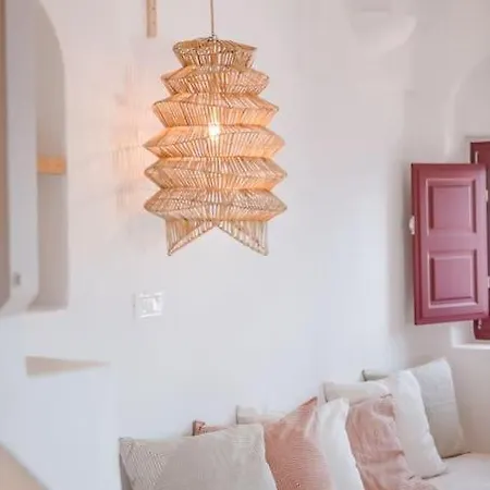 بيت للعطل Terracotta Cave House