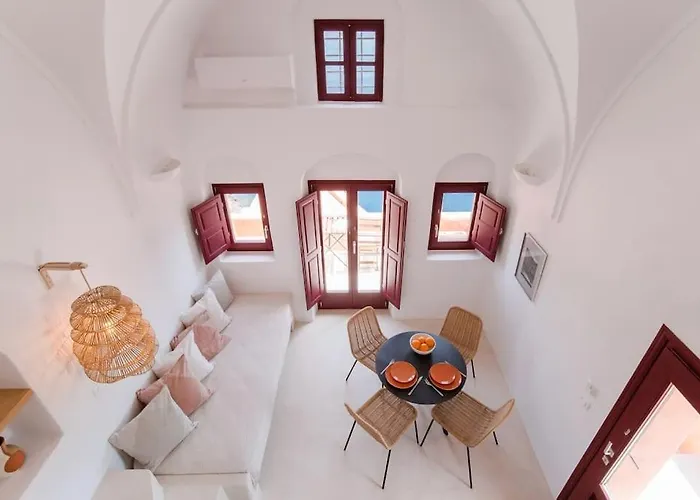 Terracotta Cave House * Oia