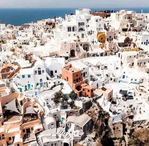 Terracotta Cave House Oia